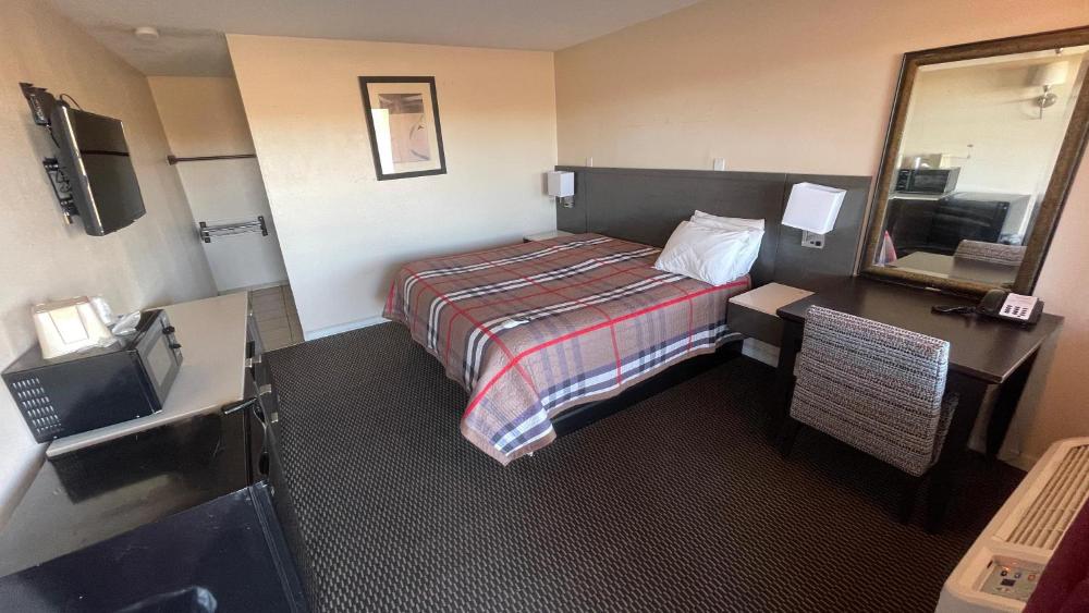 Standard King Room - Non Smoking interior